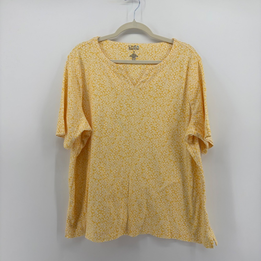 Croft & Barrow Womens 1X Yellow Floral T-Shirt Short Sleeve Split Neck Cotton